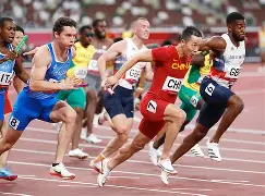 包含荷甲国际比赛日再迎强敌；阿森纳状态回暖；主帅态度：更衣室稳定；心理建设被强调的词条