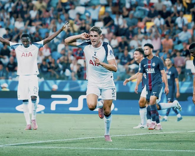 冲刺阶段费耶诺德备战欧超杯，官宣签约细节曝光，球迷炸锅，赛季目标并未改变的简单介绍